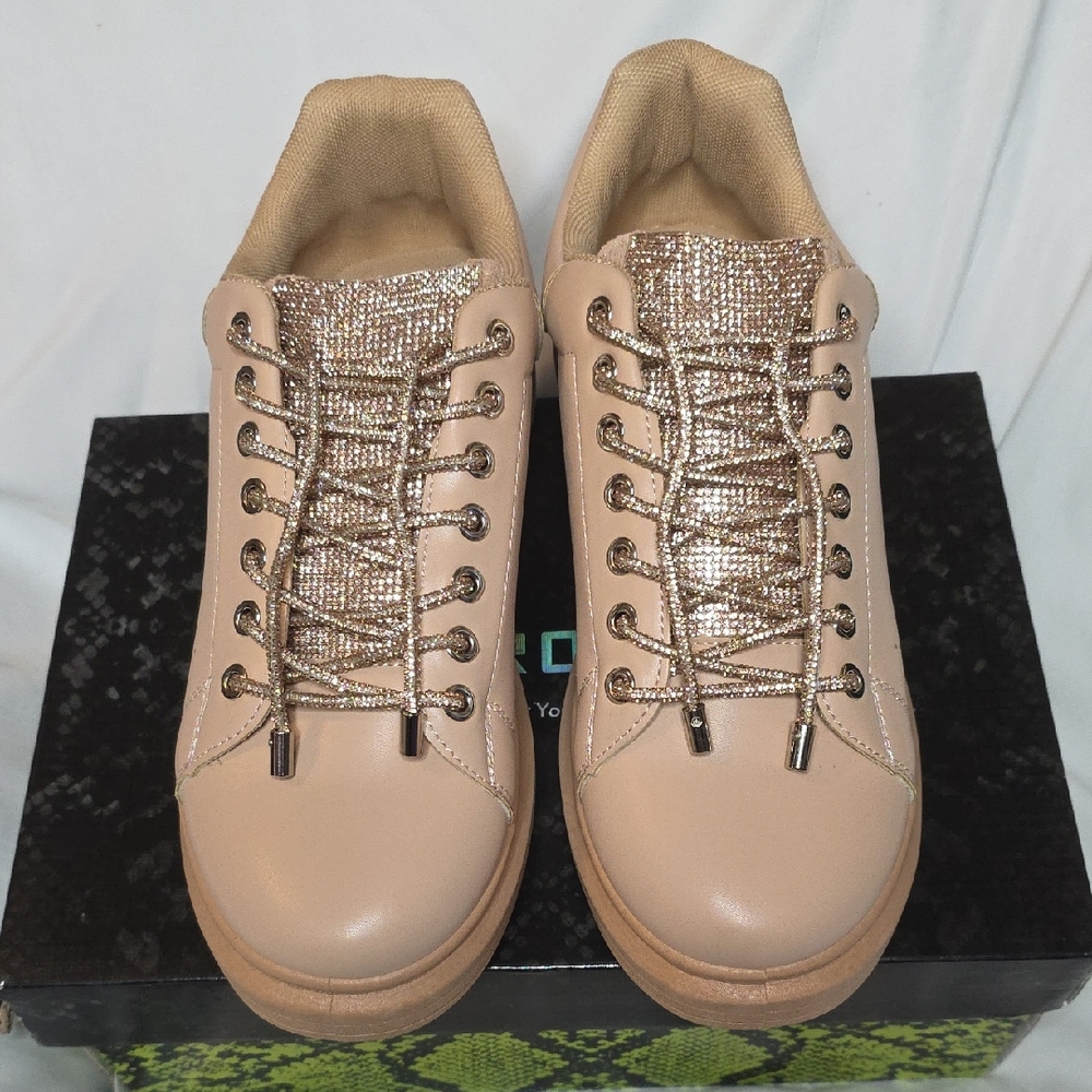 Cape Robbin Beige With Sparkle Laces Shoes Sz. 10
